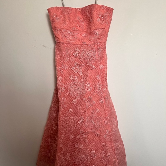 Elegant Pink Strapless Lace Dress - Picture 5 of 12